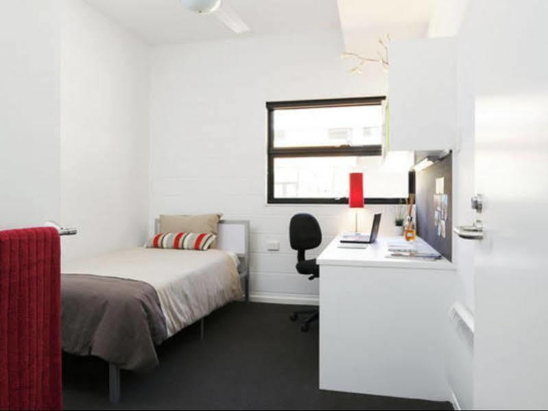 Western Sydney University Village - Parramatta Rosehill ภายนอก รูปภาพ