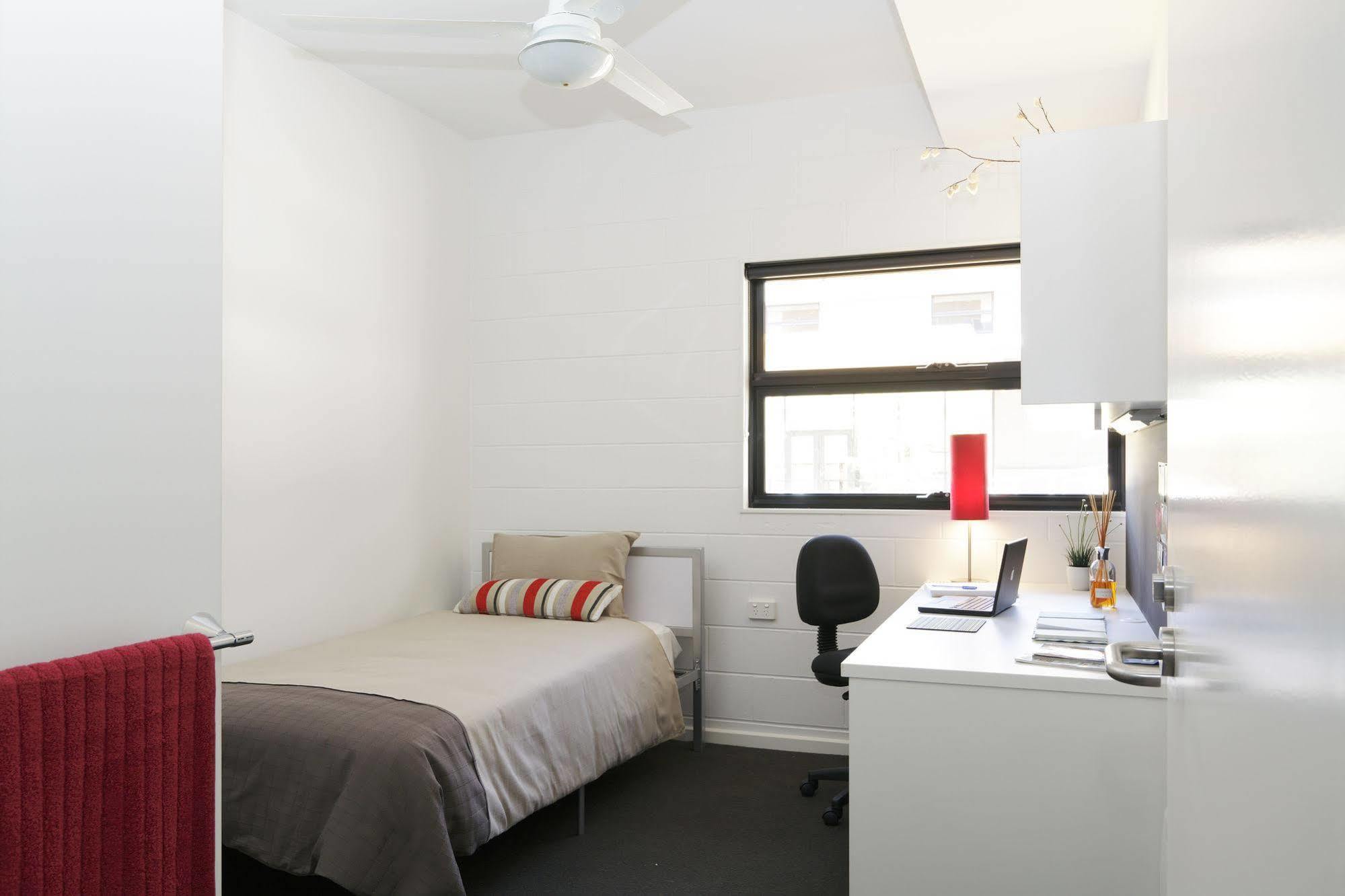 Western Sydney University Village - Parramatta Rosehill ภายนอก รูปภาพ